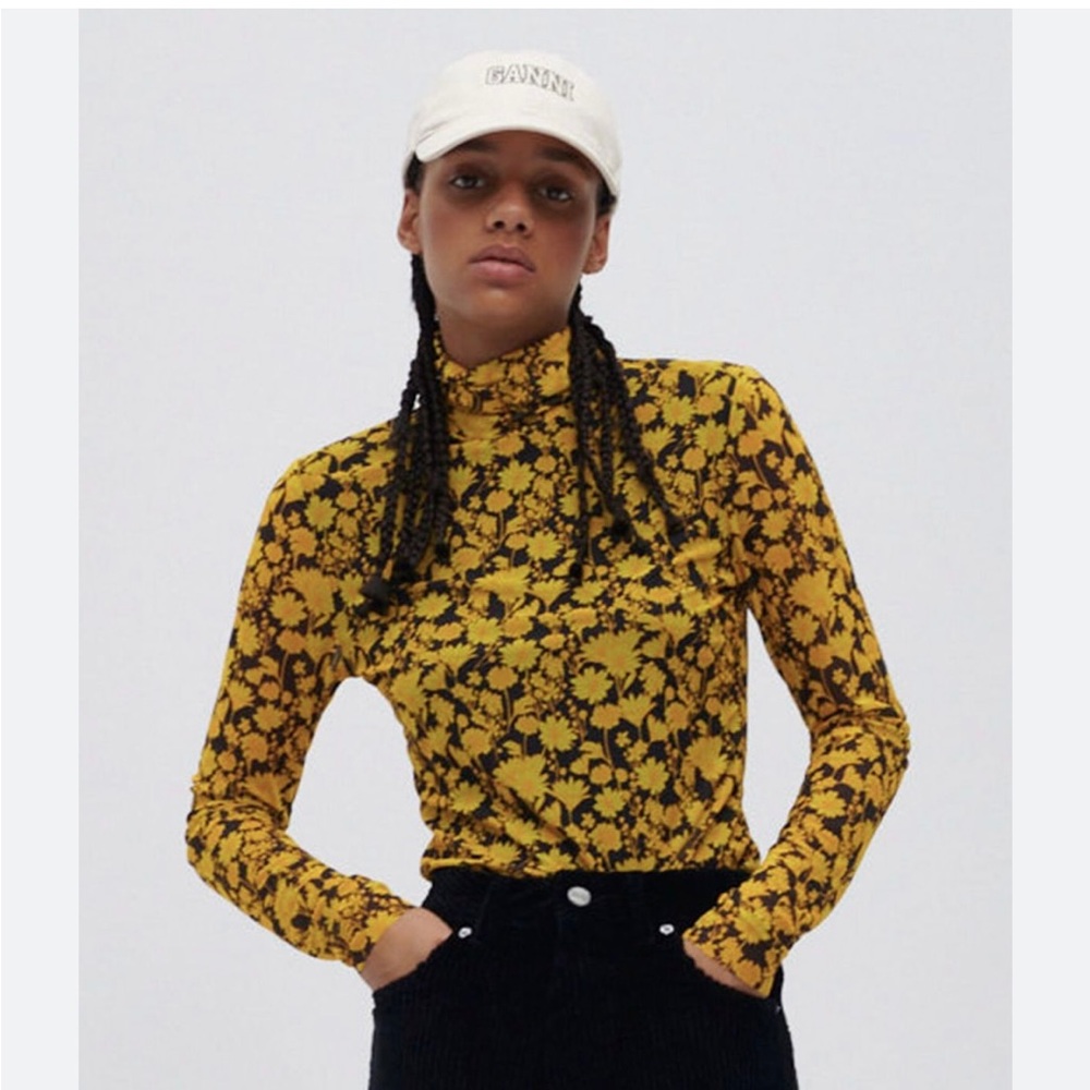 Women’s Zara fitted detailed top